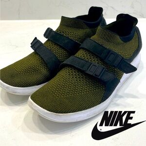 Nike Air - knit shoes - size 10